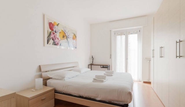 GuestHost - A comfortable and bright 57 square meters apartment, perfect for four people, located on the first floor of a building with an elevator (NOT accessible to disabled guests).The property is located halfway between Lambrate and Udine, a quiet ar