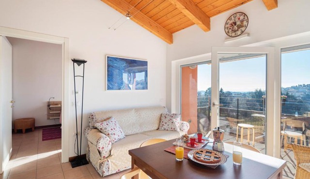 GuestHost - APT with balcony close to Switzerland!