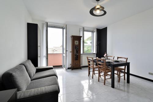 GuestHost - Bright & Comfy Apartment