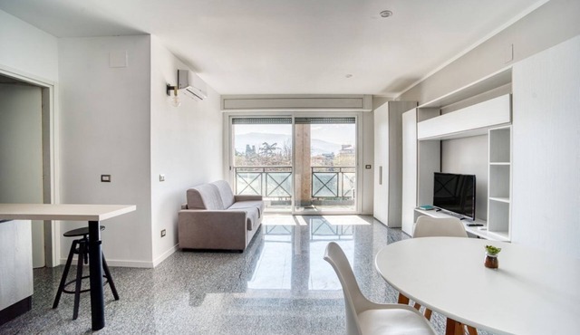 GuestHost - Casa Frida, apartement with balcony