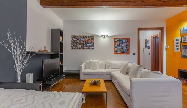 GuestHost - Central Ferrara Apartment! x7