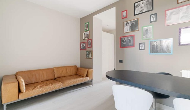 GuestHost - Comfortable 70 sqm apartment located on the first floor of a building without a lift. The accommodation can accommodate up to 4 people and is equipped with all comforts.The property is located a few steps from Parco Trotter, a large public pa
