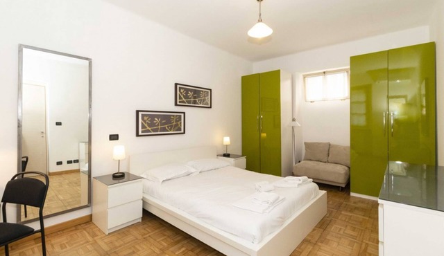 GuestHost - Comfortable apartment that can accommodate up to 4 people with great ease and is equipped with every kind of comfort. We are in the beating heart of Turin, Piazza Vittorio Veneto, overlooking the Turin hill and the Gran Madre, everything is c