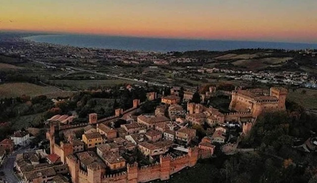 GuestHost - Gradara Comfy Apartment BIG