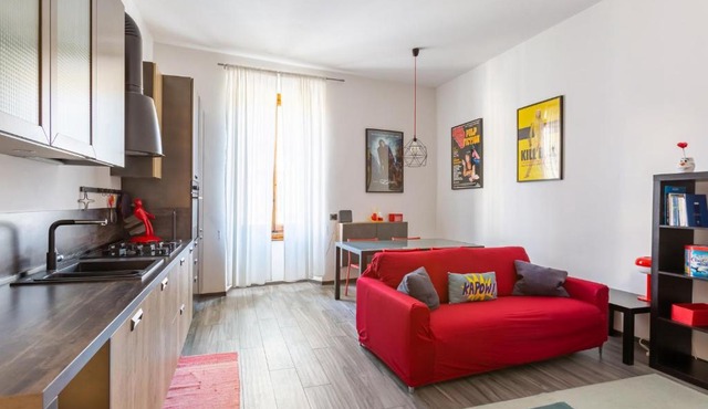 GuestHost - Lights, Camera, Action! - Florence Apt