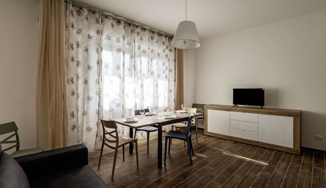 GuestHost - Modern 100 sqm apartment, ideal for 6 people, located on the ground floor of a building without a lift (3 steps to access it).The accommodation is located in Vigonza, which is a 10-minute drive from the centre of Padua and on the direct route