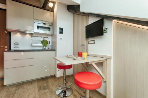 GuestHost - Multifunctional Stylish Studio