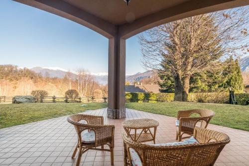 GuestHost - Romantic Apt in Green near Bellagio