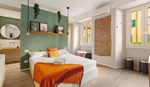 GuestHost - Simplon & Garibaldi Comfy Studio