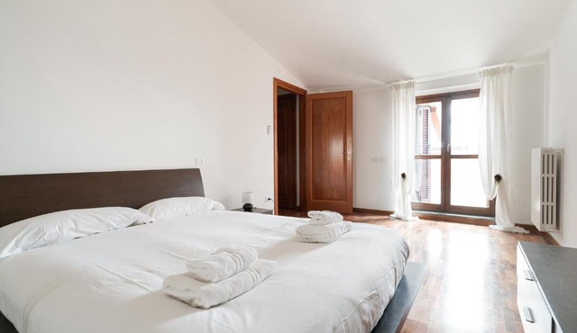 GuestHost - Spacious Apartment 600 mt to Metro M3 Comasina