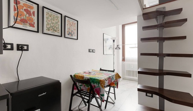 GuestHost - Studio Apartment with WIFI & AC- Milan Calvairate