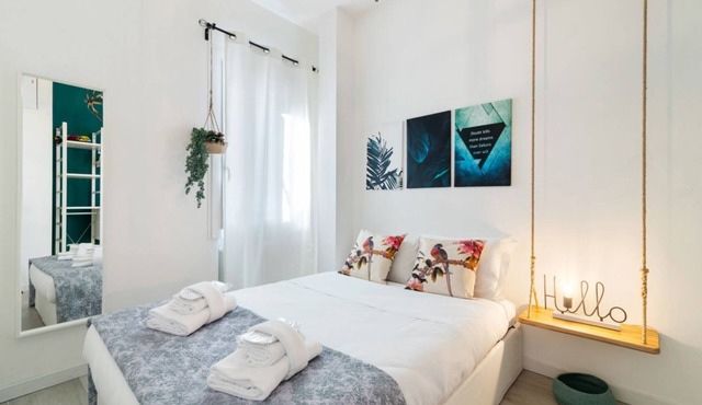 GuestHost - This stylish and modern apartment can accommodate up to 2 people and is located in the Specola area, opposite the Astrophysical Observatory in one of the most charatteristic districts of Padua. To the side of the building is the oratory of Sa
