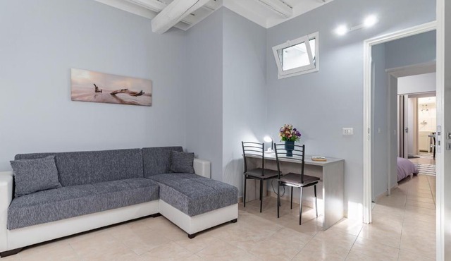 GuestHost - Villa Bellini & Stadio Comfy Apartment