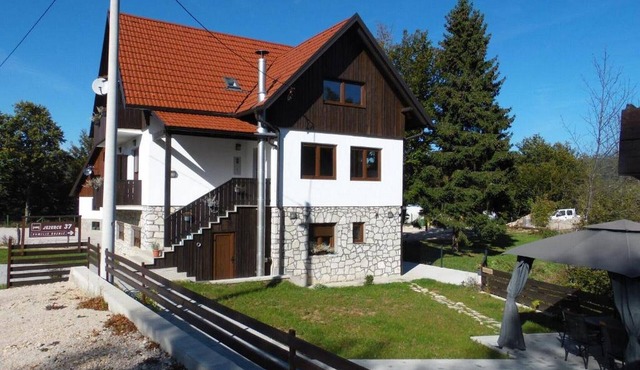 Guesthouse Family Bosnic -One bedroom apartment with Terrace