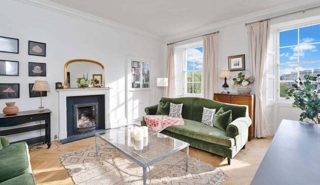 GuestReady - Beautiful 4BR in Dean Village