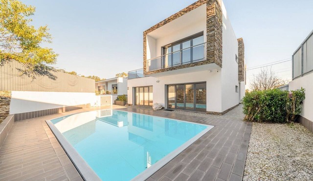 GuestReady - Charming family retreat with pool