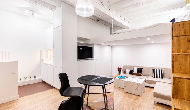 GuestReady: Designer Studio in the heart of Marais