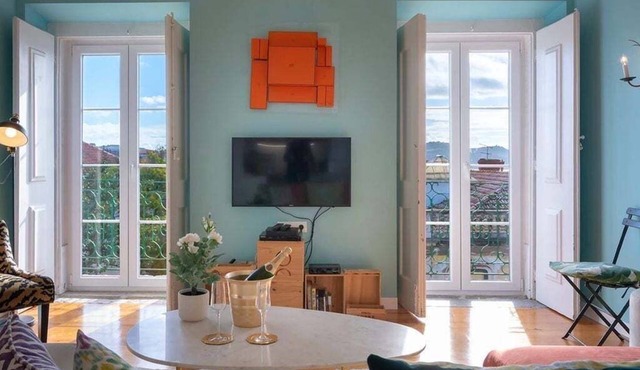 GuestReady - Elegant River View Duplex in Belem