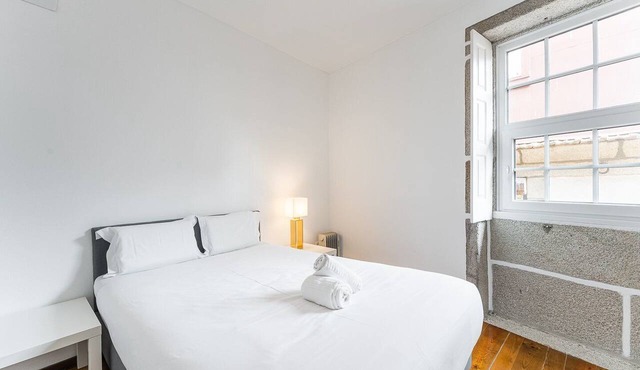 GuestReady - Modern Duplex, Neo-Classical Building