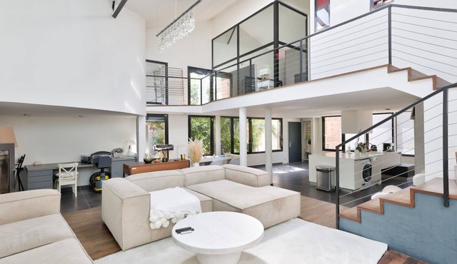 GuestReady - Spacious and charming loft near Paris