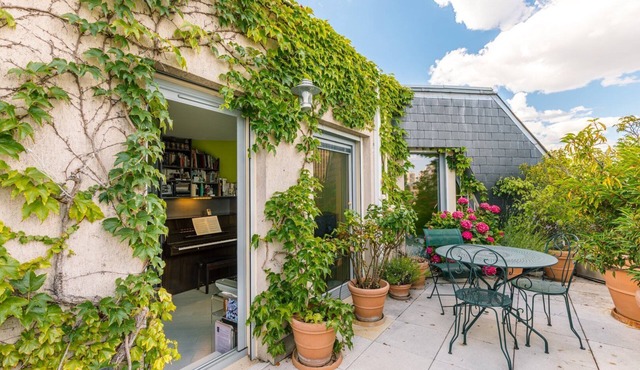 GuestReady - Stylish Duplex with Terraces and View