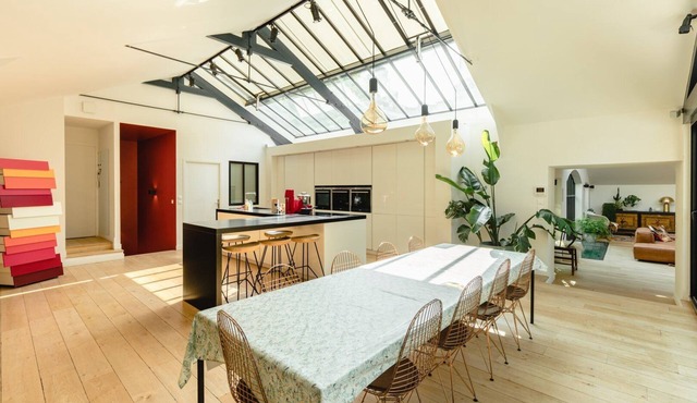 GuestReady - Sunny with terrace and garden in 16th