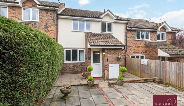 Guildford - Two Bedroom House with Garden