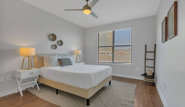 Gulch Apartment with Gym 2BR/2BA