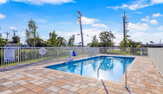 Gulf Access with Boat Slip, Heated Saltwater Pool, Dog-Friendly - Bacino Vista #204 - Roelens