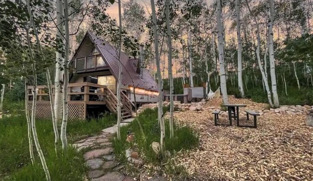 Gunn Powder Haus w/Hot Tub