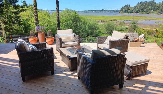 Gypsy by the Bay with Fireplace