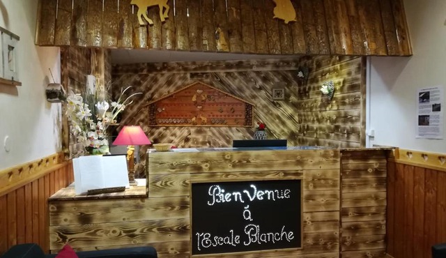Hôtel L'Escale Blanche