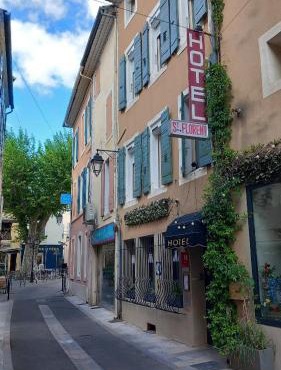 Hôtel Saint-Florent, à 2 pas du Théatre Antique d'Orange
