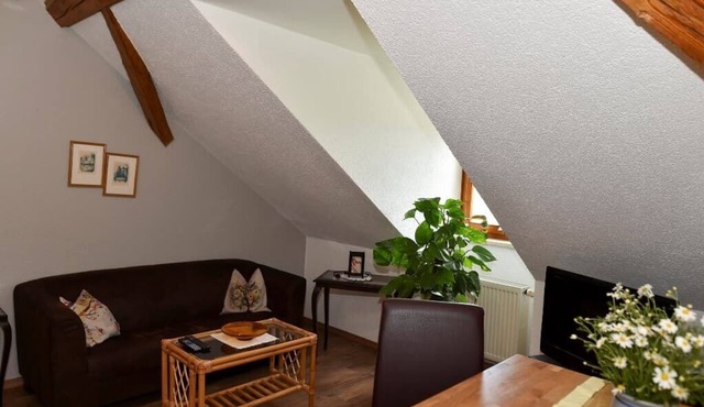 Hübsche Mansarden-FeWo (30qm) mit Dachgauben für 1-2 Personen
