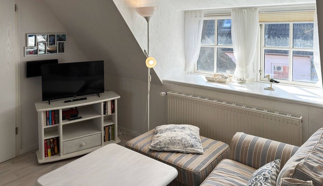 Hüs Sanskiin vacation apartment Goodshenk: near the beach, garden & WLAN