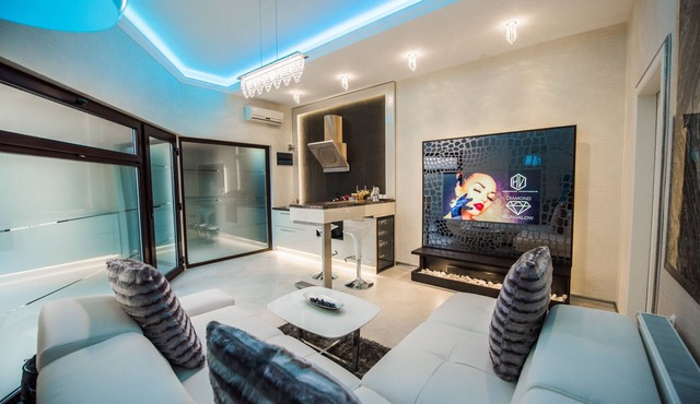 H & V Residence - Diamond Bungalow Apartment