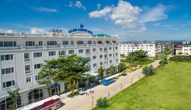 Ha Long Harbour Hotel