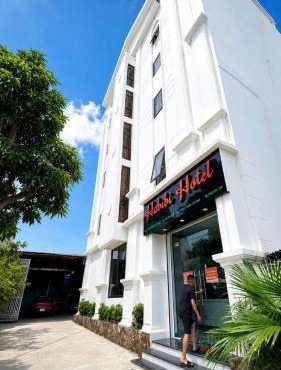 Habibi Hotel
