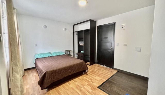 Habitación independiente, Ubicación central 1