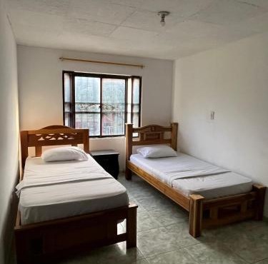 Habitación privada amplia con baño en Santa Marta