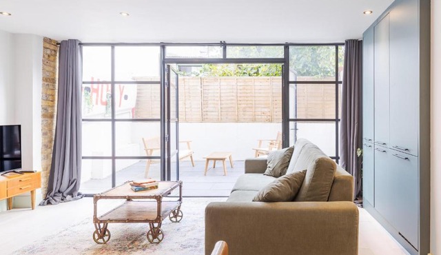 Hackney 1 Bed Garden Flat