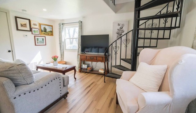 Hadley Hideaway Cottage