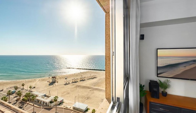 Haifa Beachside Chic Stay