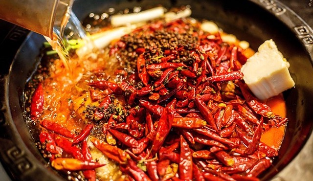 Half-Day Private Hot-Pot Cooking Class with a Local Market Visit