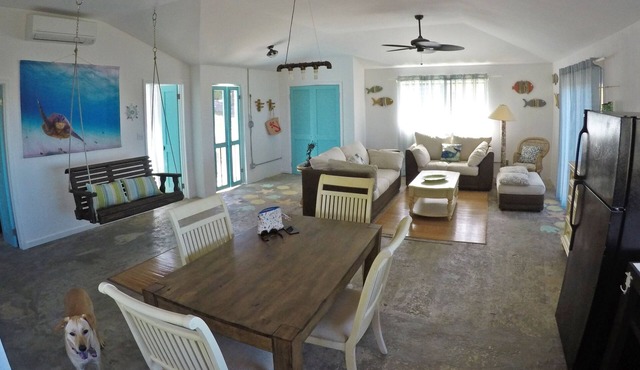 Half Moon Cottage - Ocean View in Stella Maris Settlement on Long Island