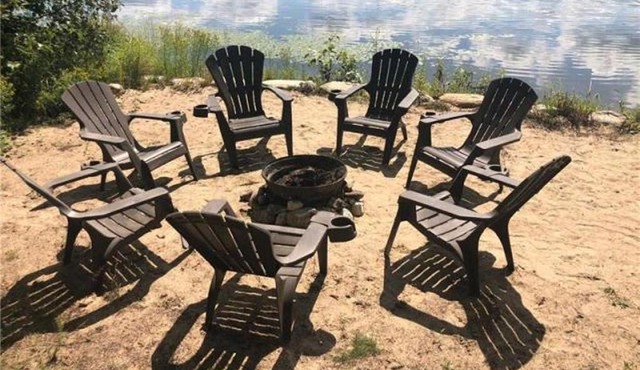 Halfmoon Paradise Cottage - Lakefront Luxury Cottage