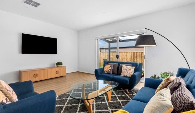 Halfway Gem - 3BR Home Between Geelong & The Coast