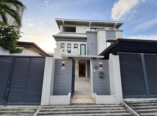 Halika Villa & Capitolo events place near BGC