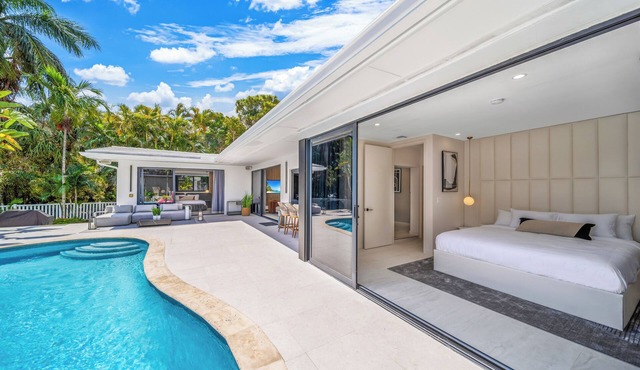 Hallendale Beach Waterfront Modern Home, Grill & Pool