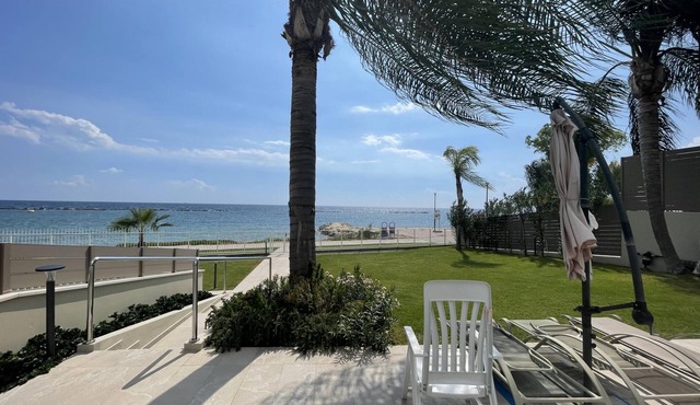 Hallmark Beach Apt by TrulyCyprus
